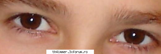 delyutza am 13 ani si ador tokio hotel a lott  (mai ales bill :x:x:x) am ochii caprui,par saten.sunt